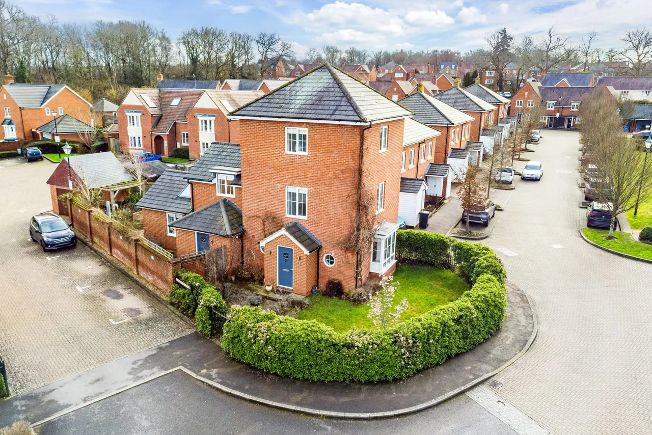 Damson Drive, Hartley Wintney, Hook, RG27 8WR, photo 15