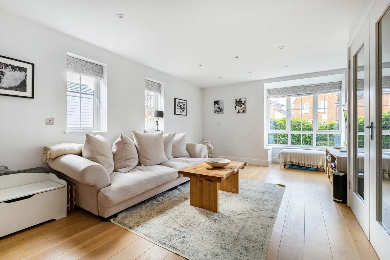 Damson Drive, Hartley Wintney, Hook, RG27 8WR, photo 2