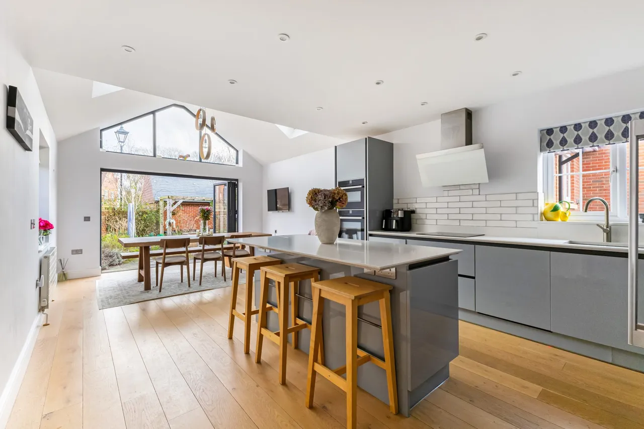 4 bed house for sale — Damson Drive, Hartley Wintney, Hook, RG27 8WR