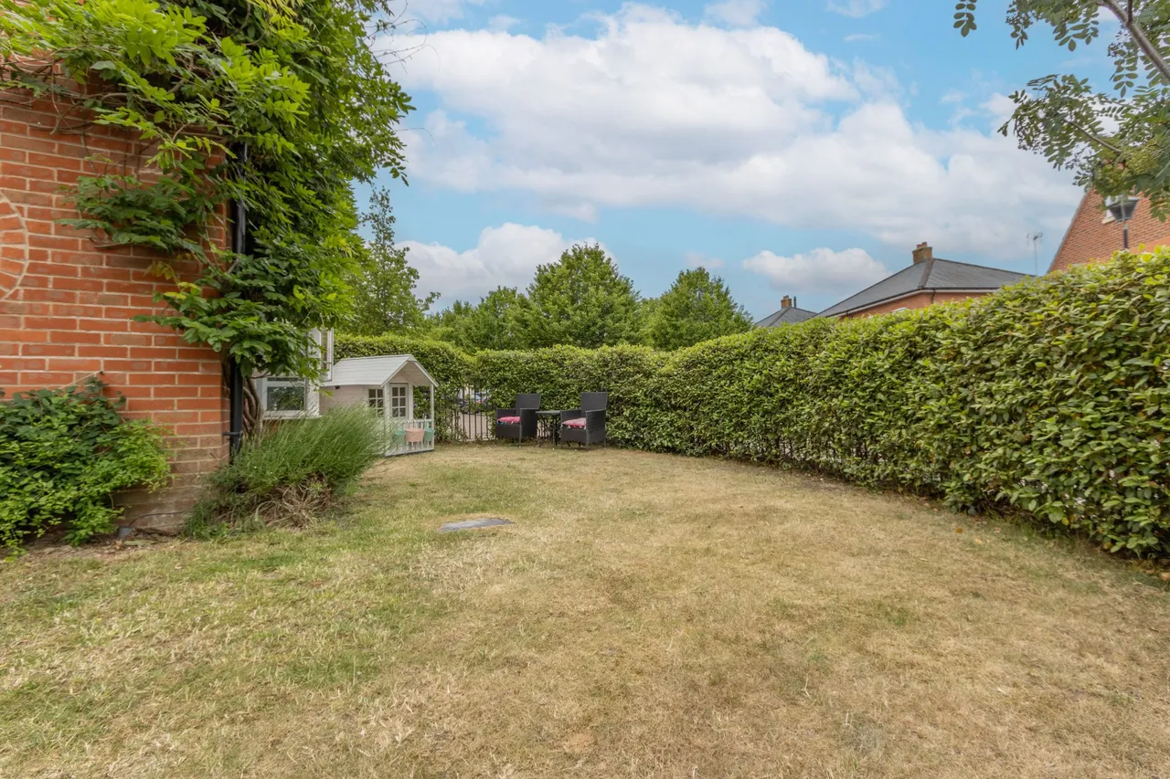 Damson Drive, Hartley Wintney, Hook, RG27 8WR, photo 19