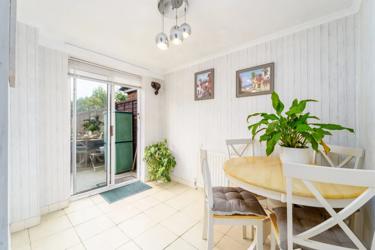 Tudor Road, Ashford, photo 5