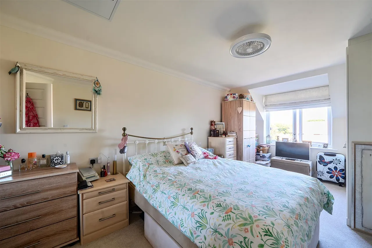 Stuart Road, Highcliffe, BH23, photo 11