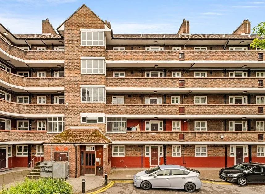3 bed flat for sale, Lawrence Close, White City Estate, W12