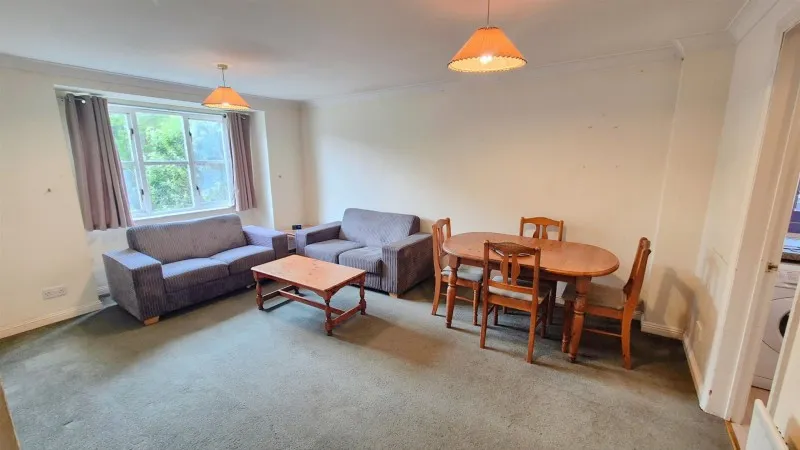 Shirehorse Way, Isleworth, photo 2