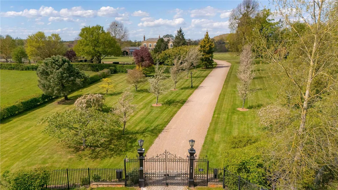 Weald Road, South Weald, CM14, photo 4