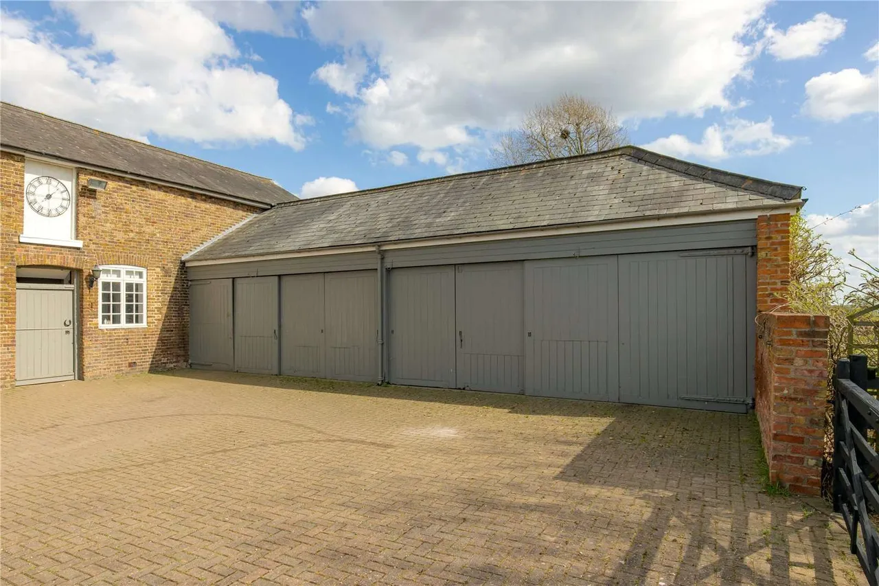Weald Road, South Weald, CM14, photo 27