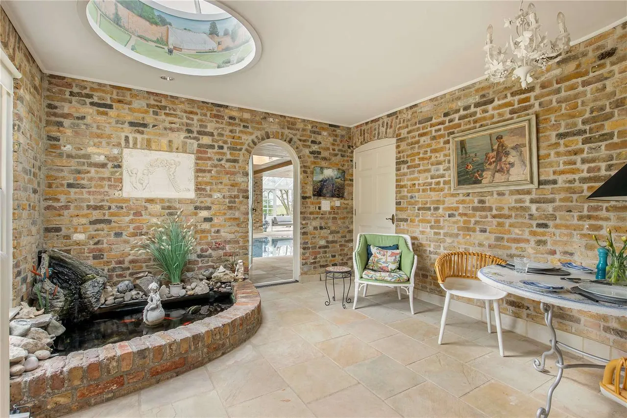 Weald Road, South Weald, CM14, photo 20