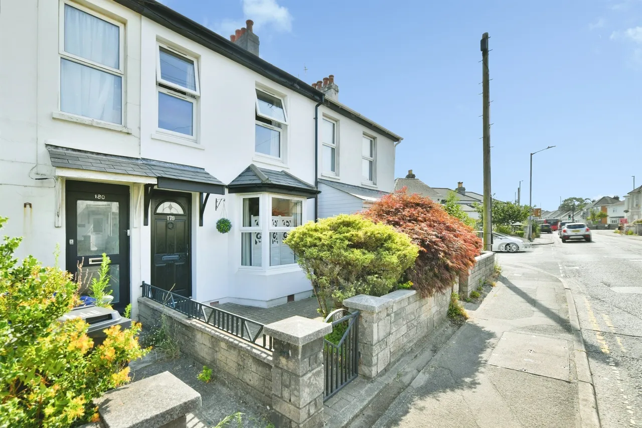 2 bed house for sale — Callington Road, Saltash