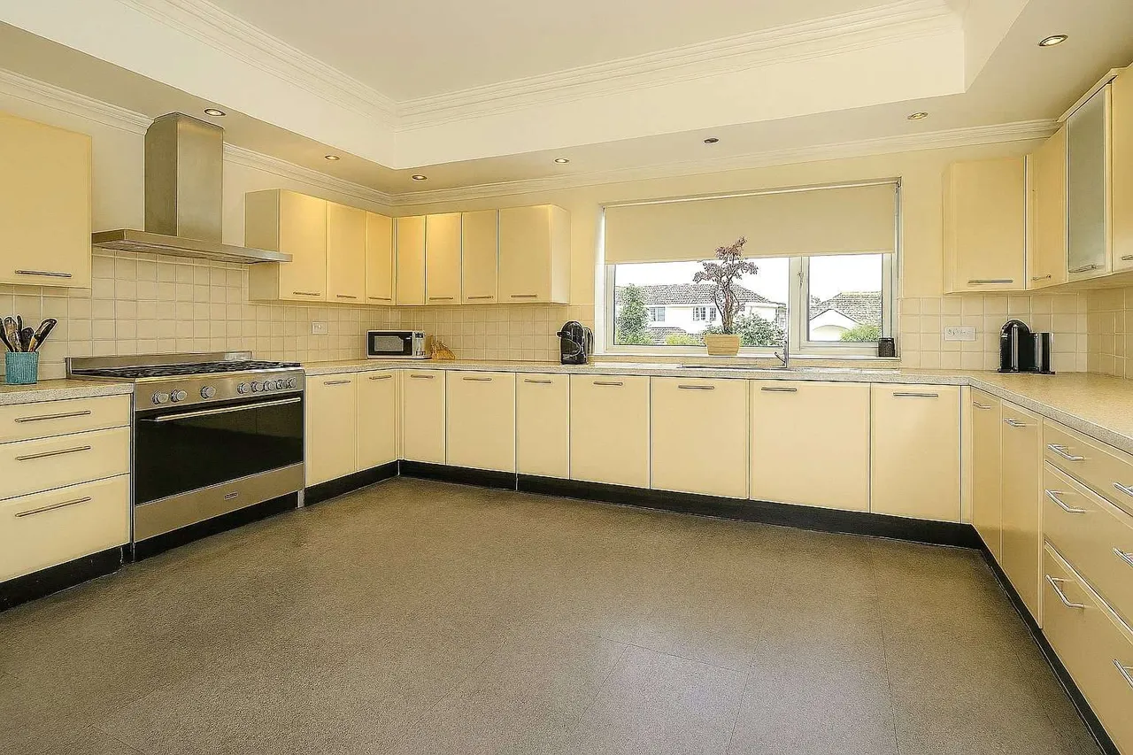 Mallard Way, Porthcawl, Bridgend, CF36 3TQ, photo 6