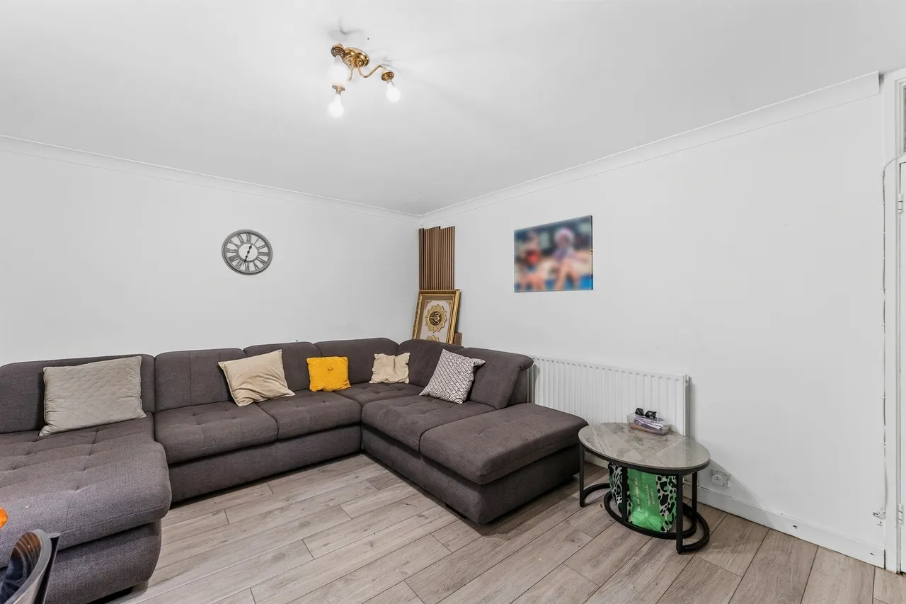 Arnal Crescent, London, photo 4