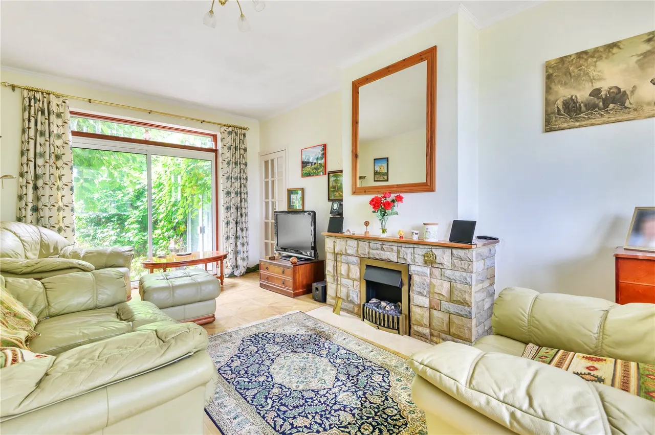 Warwick Close, Hampton, London, TW12 2TY, photo 4