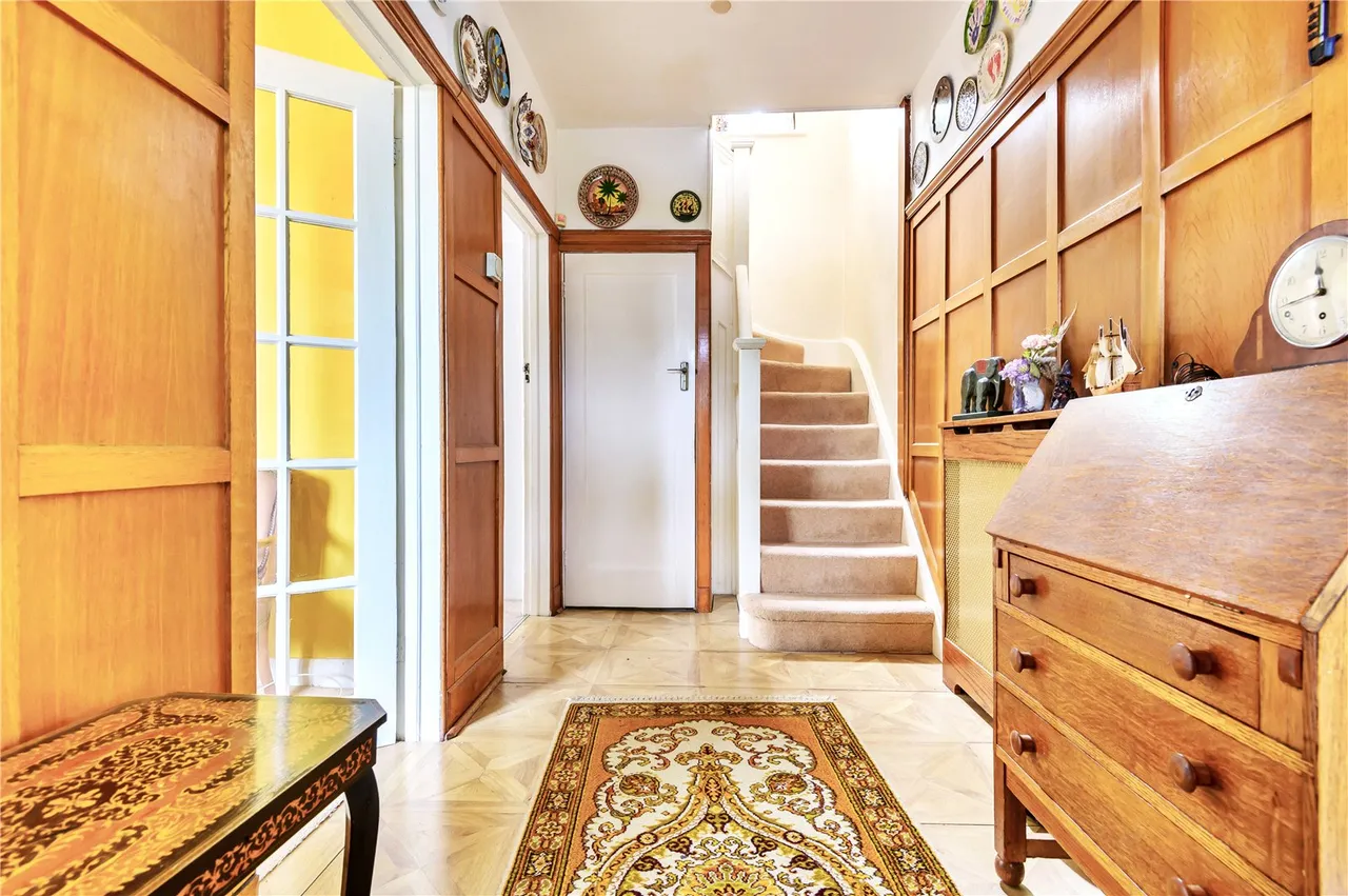 Warwick Close, Hampton, London, TW12 2TY, photo 6