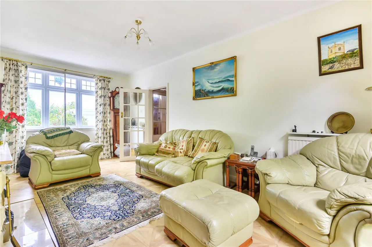 Warwick Close, Hampton, London, TW12 2TY, photo 3