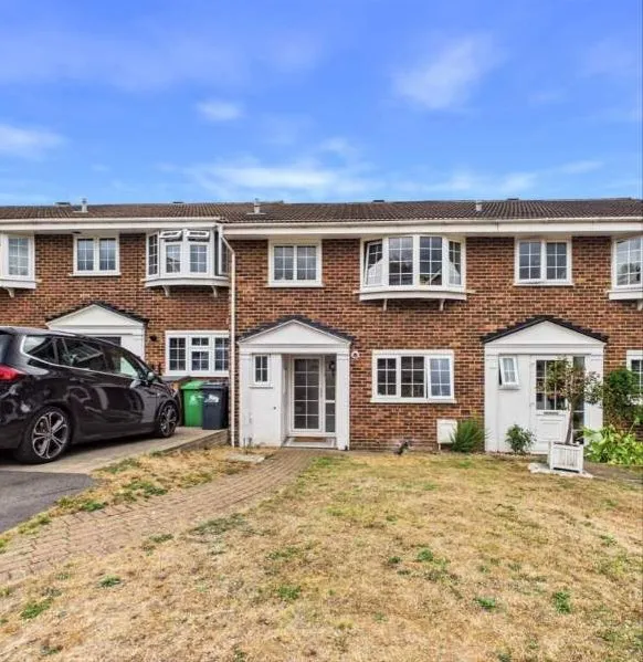 Leas Close, Chessington, KT9, photo 16