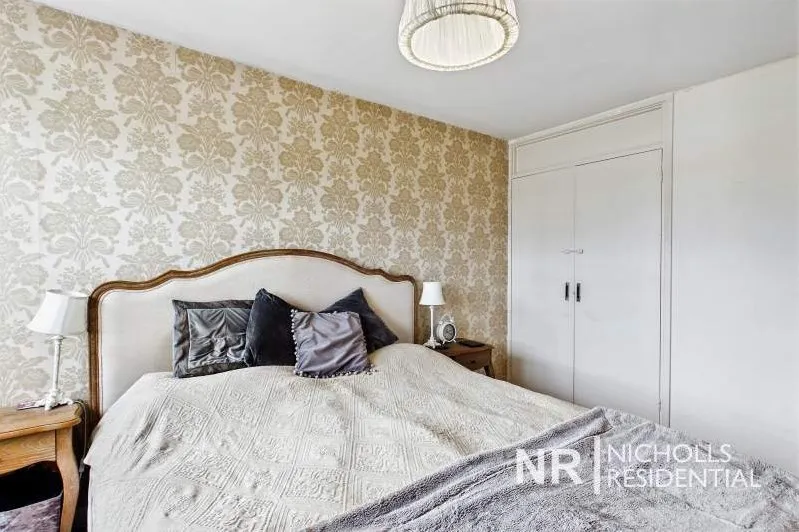 Leas Close, Chessington, KT9, photo 10