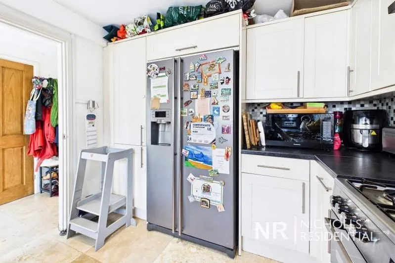 Leas Close, Chessington, KT9, photo 5