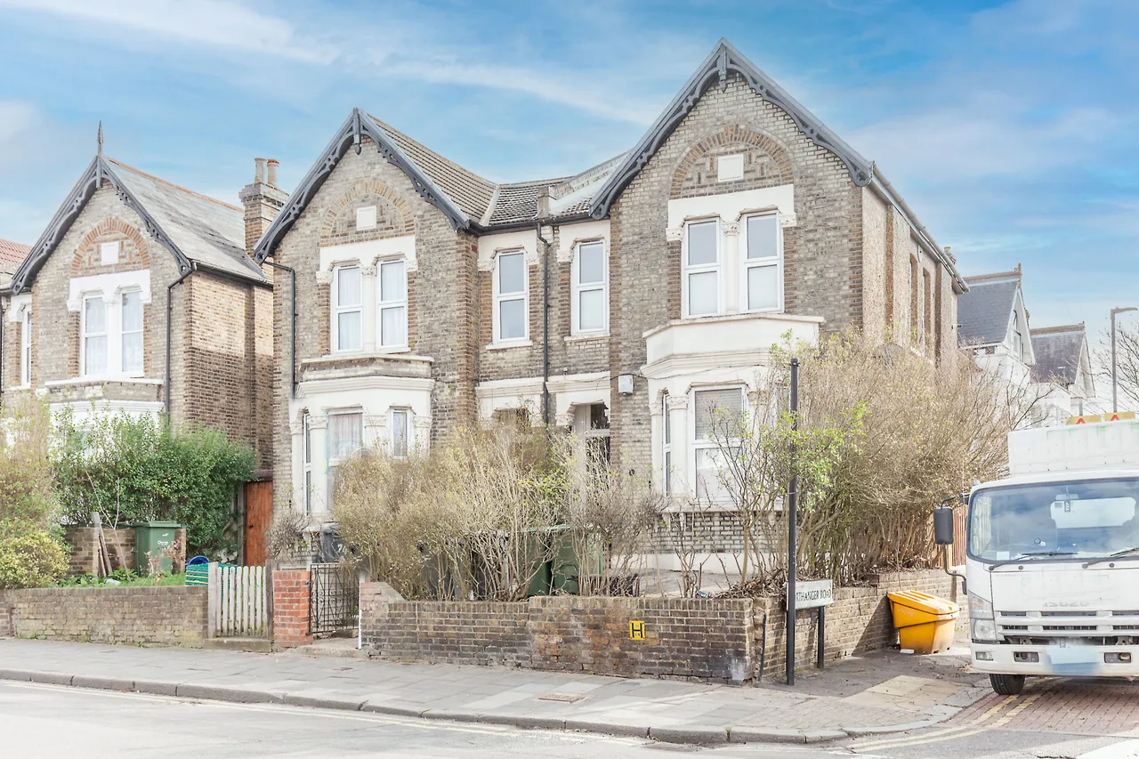 72a Greyhound Lane, London, photo 11