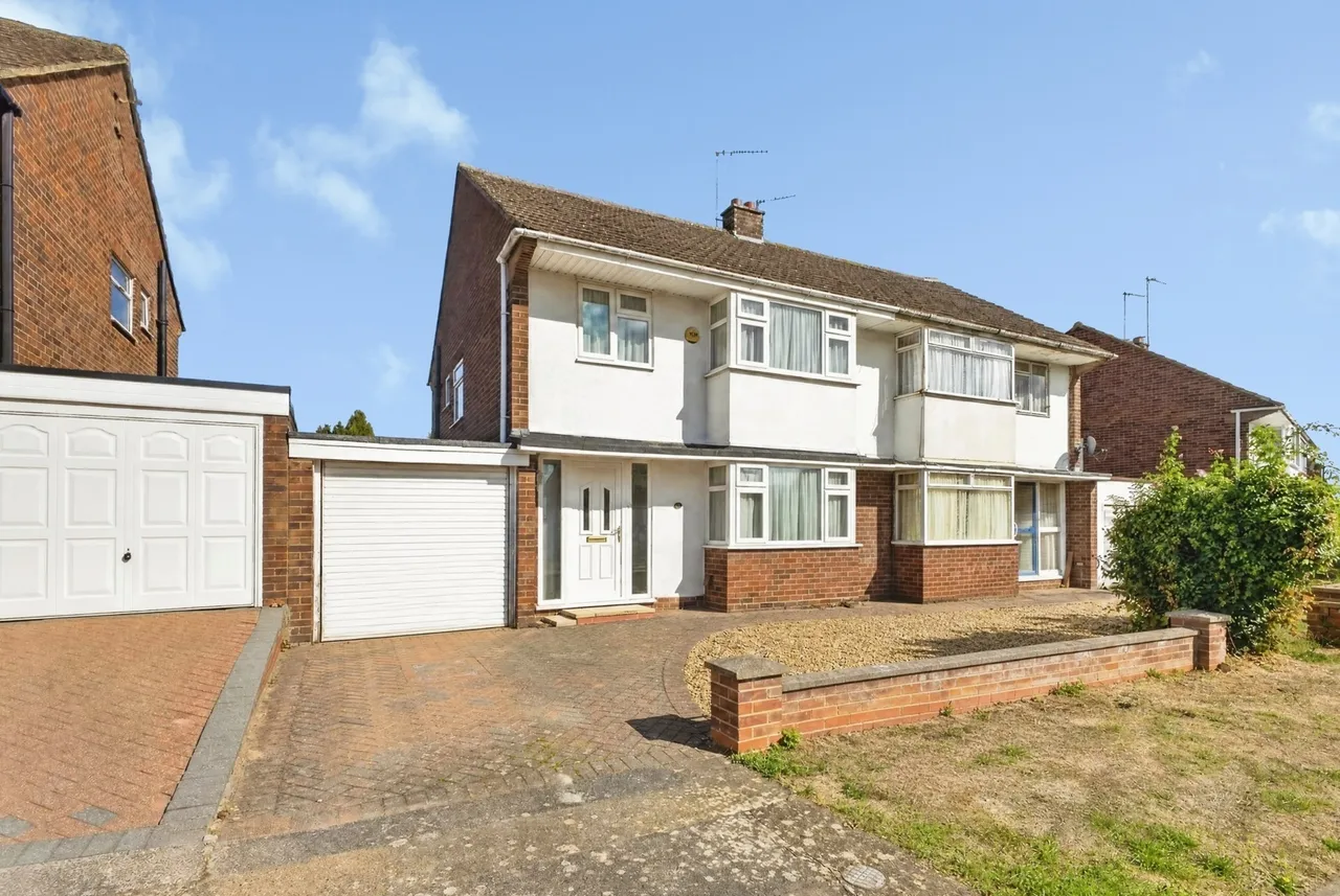 3 bed house for sale, Cotswold Avenue, Northampton, NN5