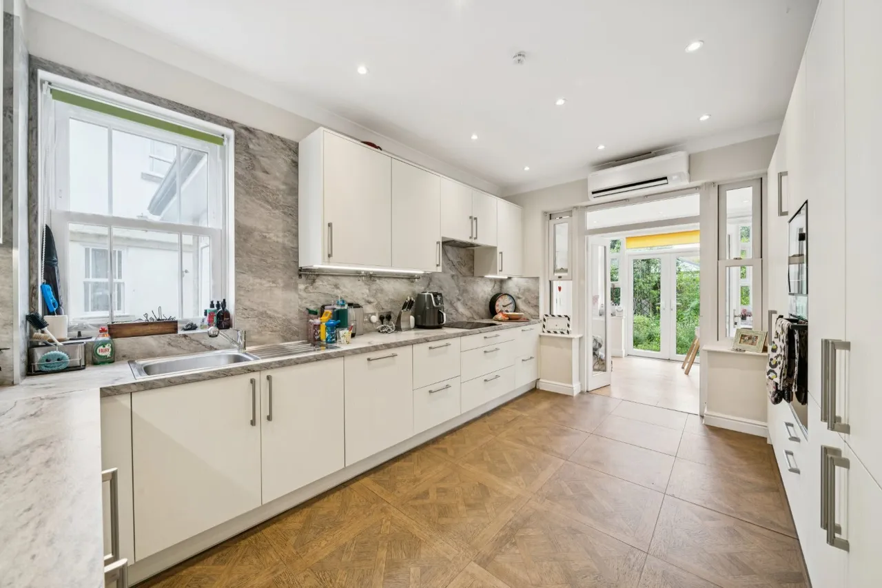 Wyatt Drive, Barnes, SW13, photo 12
