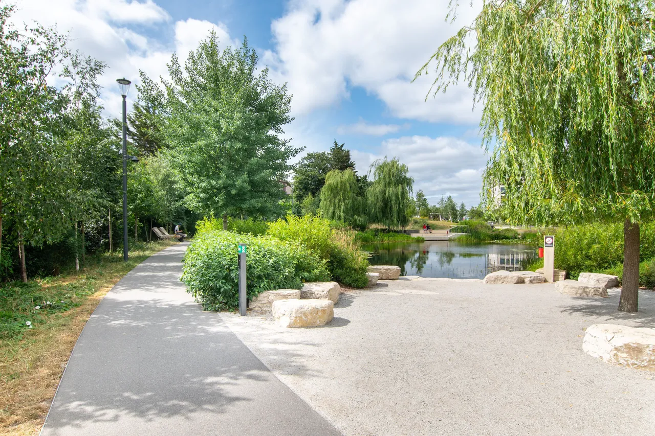 London, NW2, photo 24