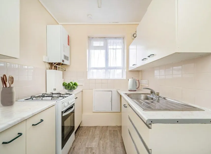 India Way, Shepherds Bush, W12, photo 3