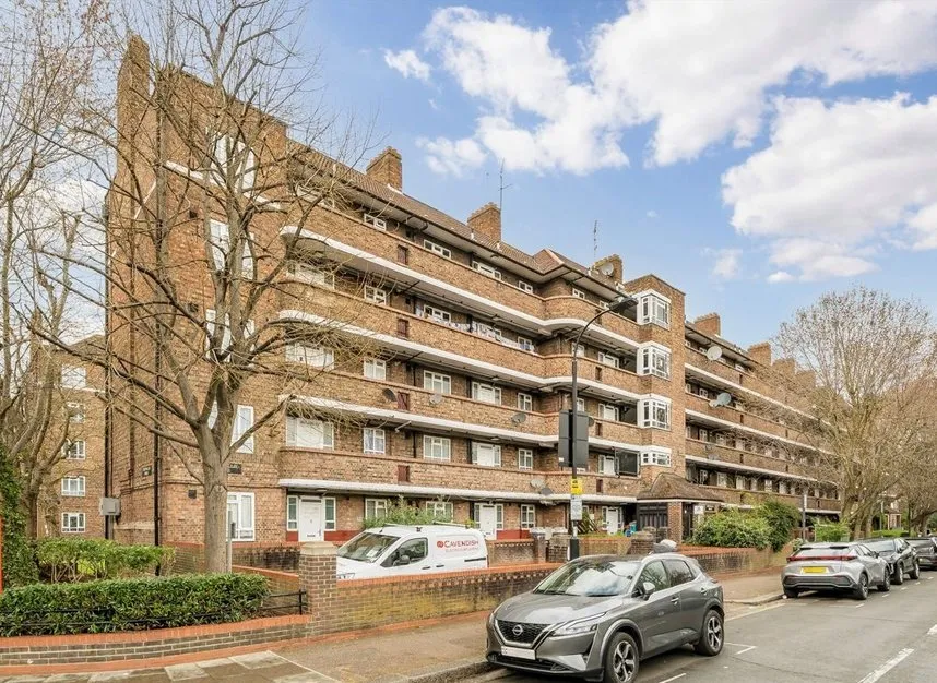 3 bed flat for sale — India Way, Shepherds Bush, W12