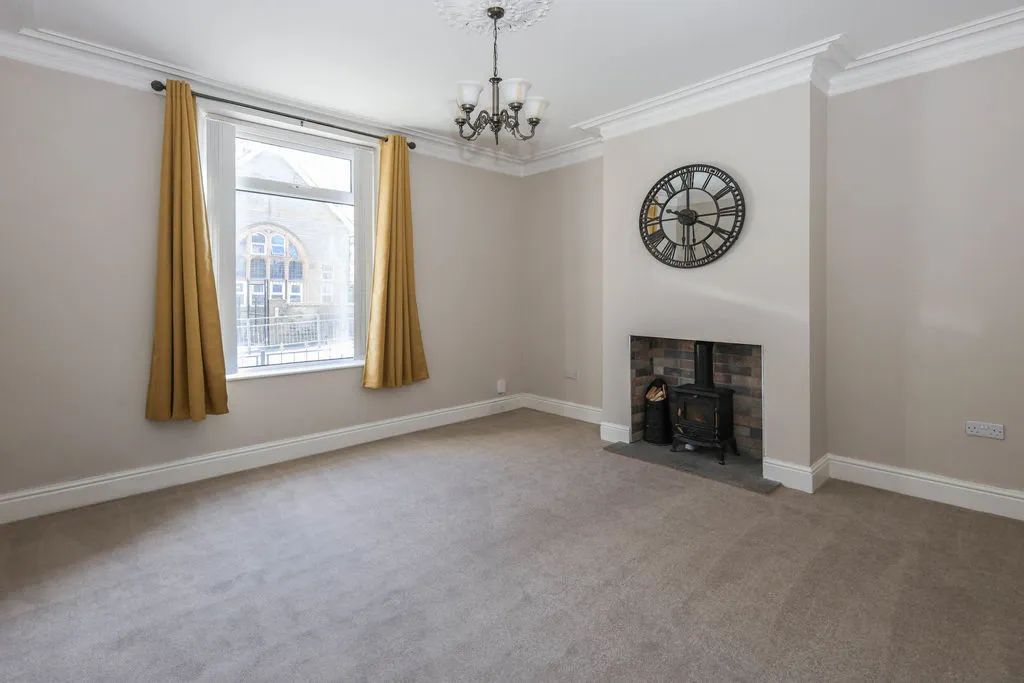 Victoria Street, Littleborough OL15 9DB, photo 2