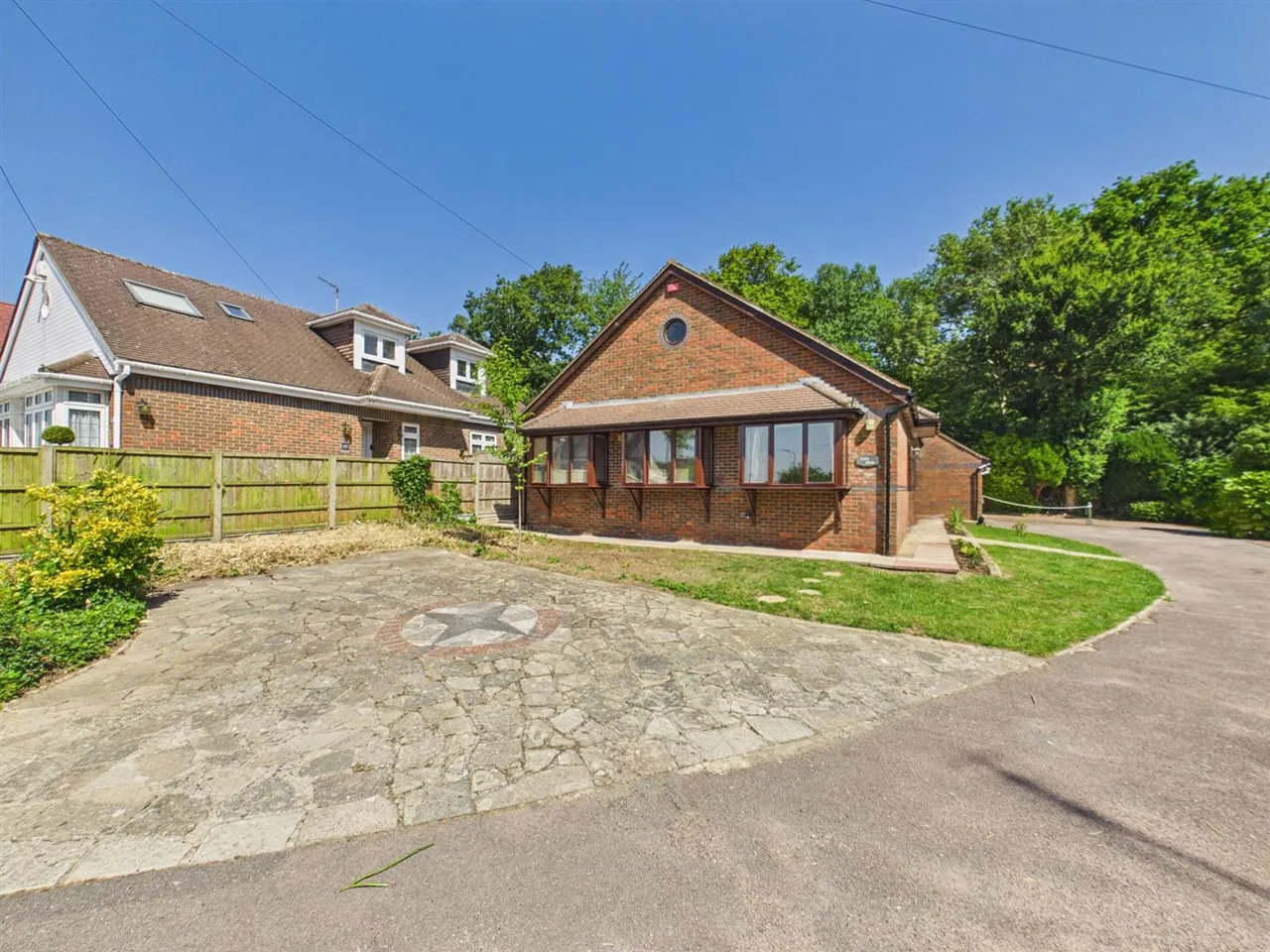 3 bed property for sale — St. Edmunds Avenue, Ruislip, Middlesex, HA4 7XW