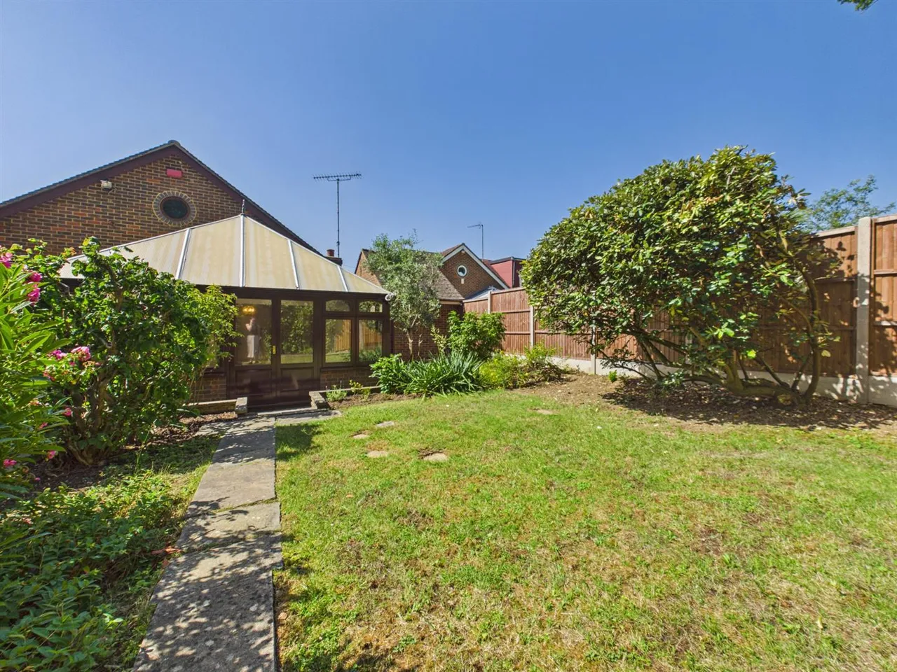St. Edmunds Avenue, Ruislip, Middlesex, HA4 7XW, photo 5