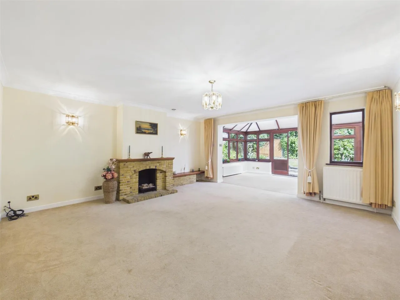St. Edmunds Avenue, Ruislip, Middlesex, HA4 7XW, photo 2