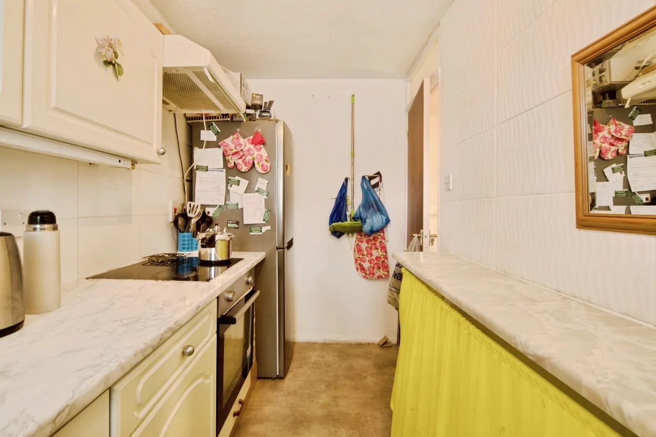 Butteridges Close, Dagenham, RM9, photo 8