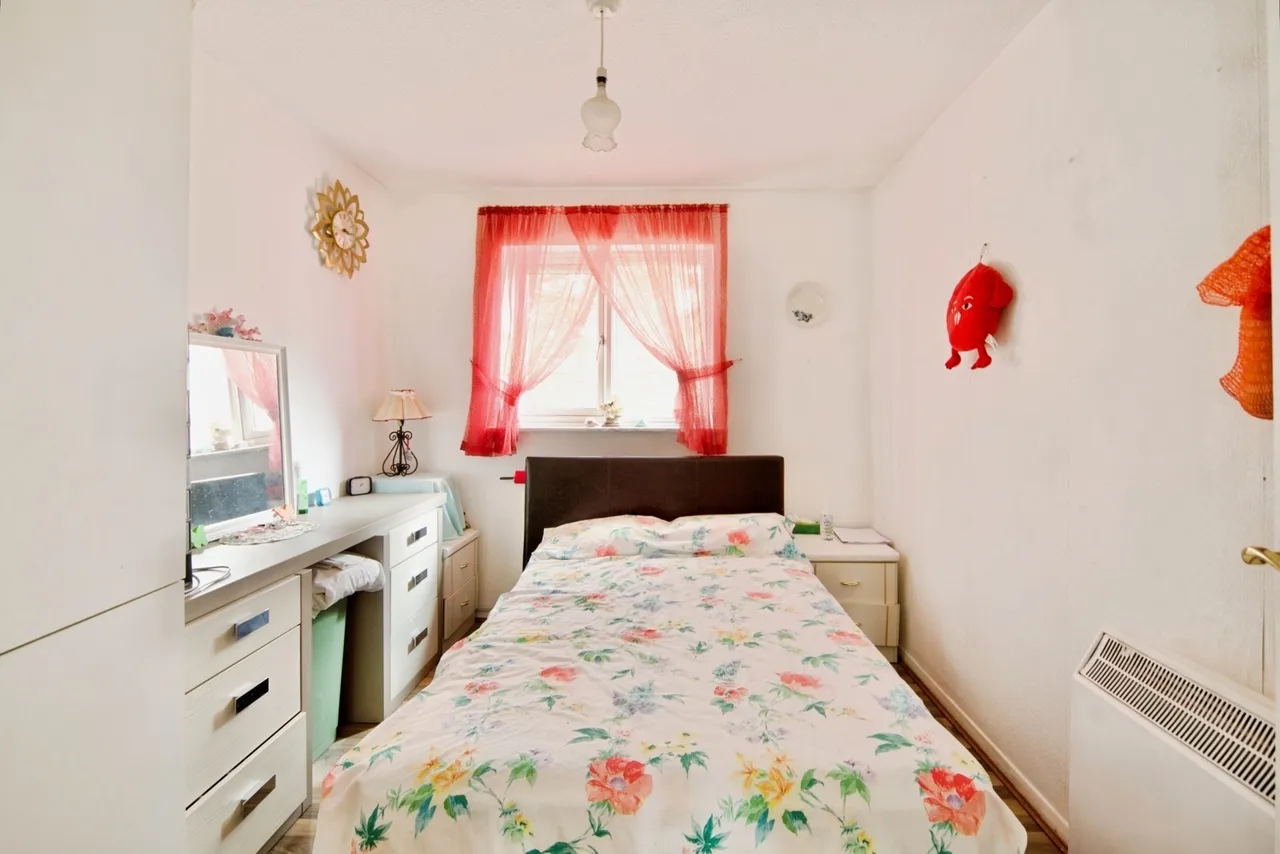 Butteridges Close, Dagenham, RM9, photo 7