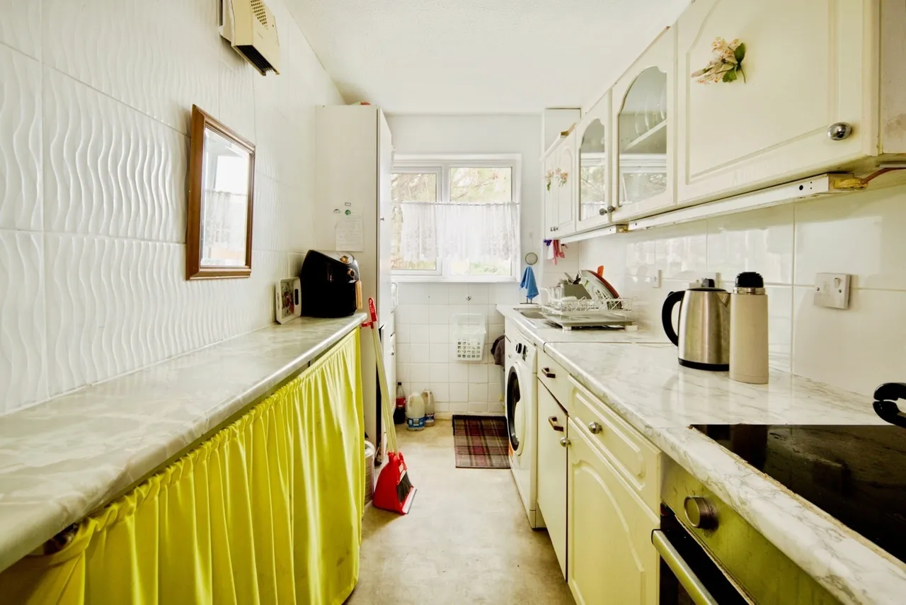 Butteridges Close, Dagenham, RM9, photo 4