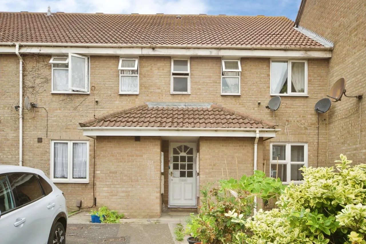 1 bed flat for sale, Butteridges Close, Dagenham, RM9