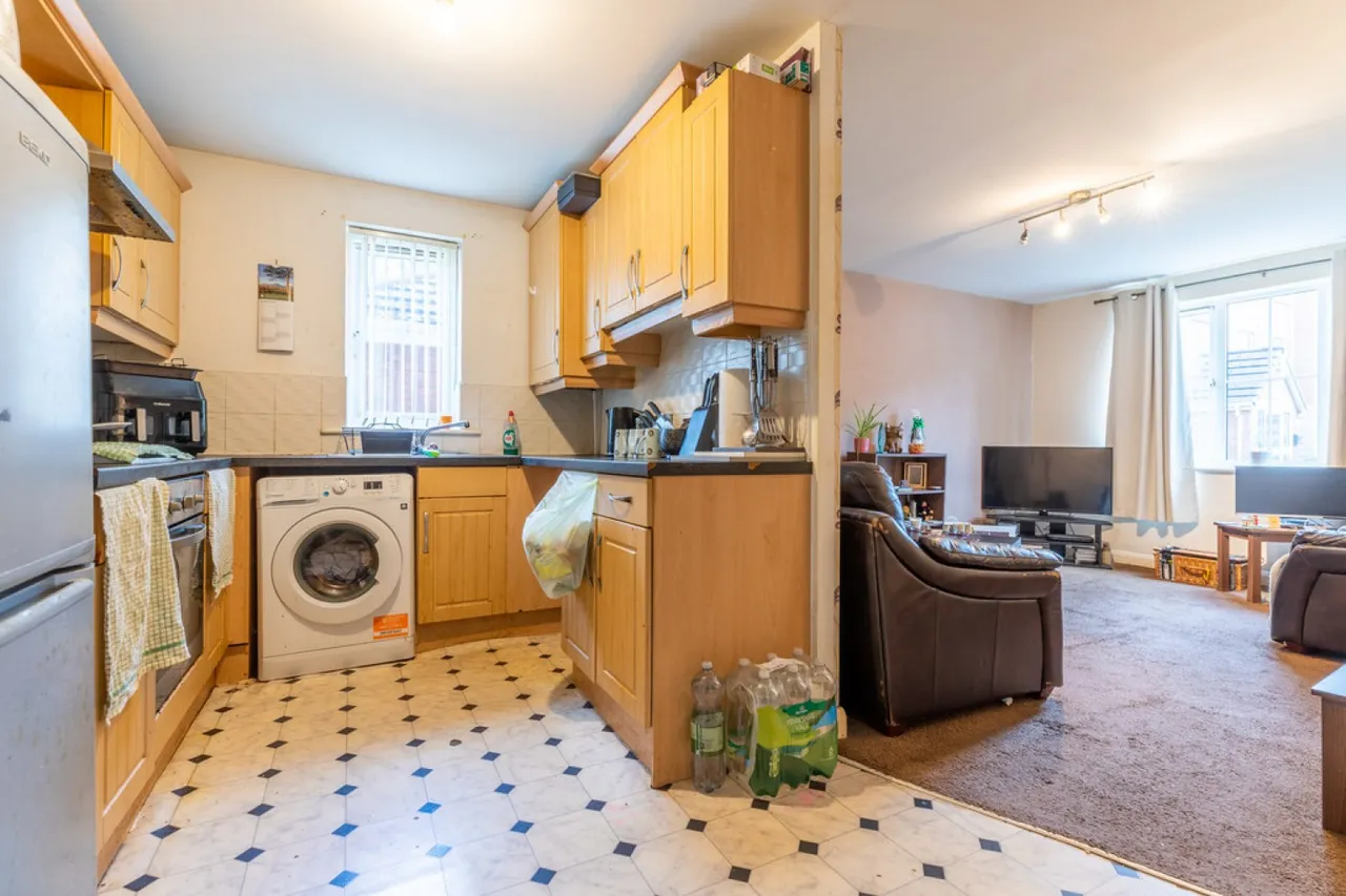 Canberra Way, Balderstone, OL11 2EL, photo 4