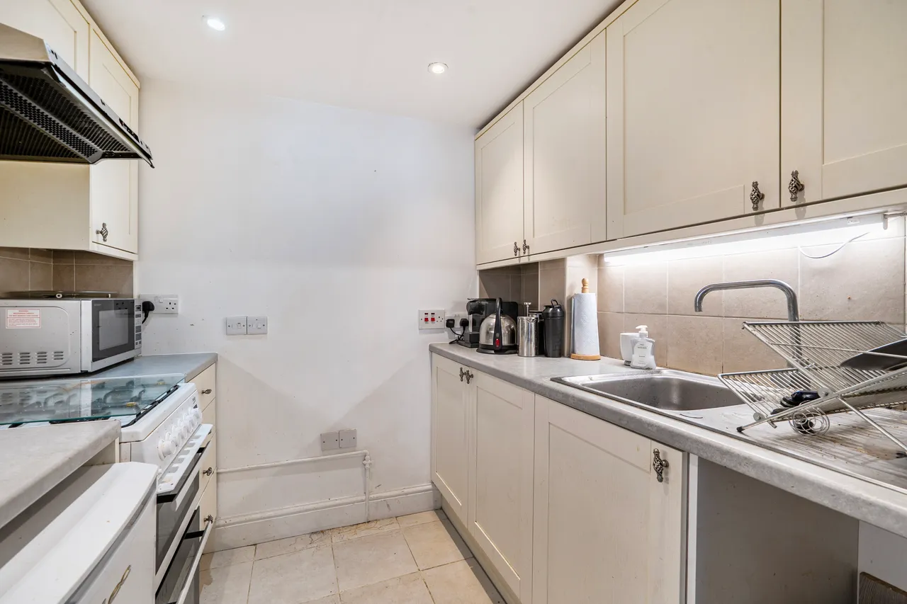 Flat 1, 31 Kempsford Gardens, London, photo 9