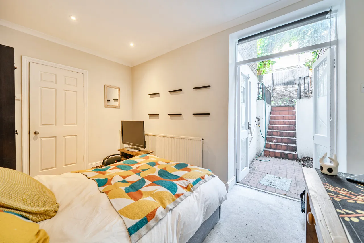 Flat 1, 31 Kempsford Gardens, London, photo 5