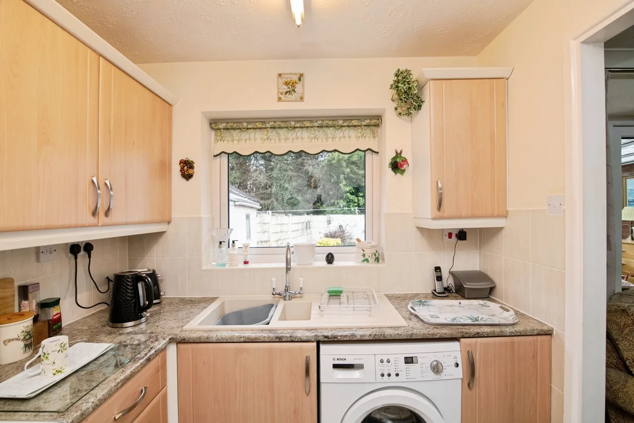 Zions Close, Cradley Heath, photo 4