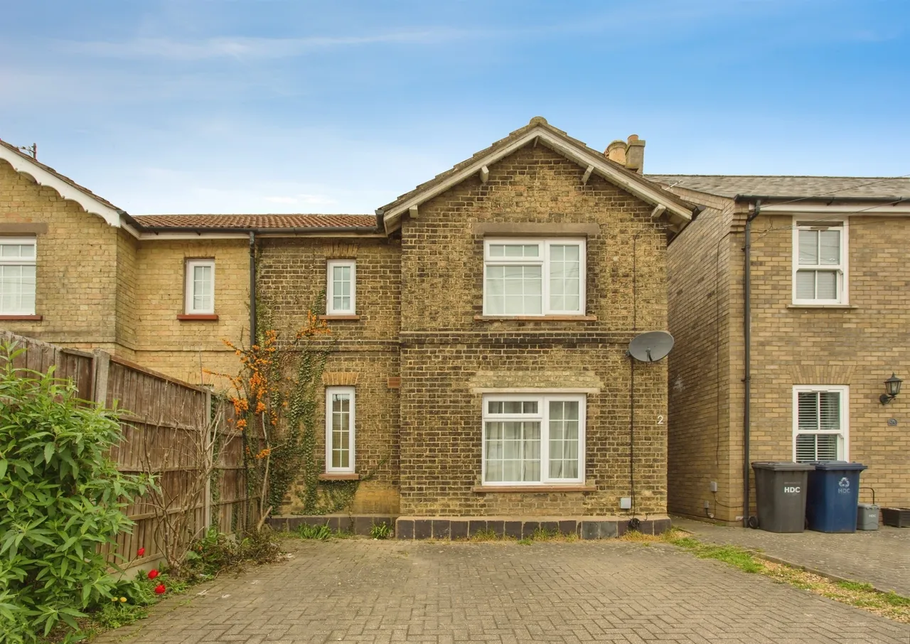 2 bed house for sale — Station Road, ST. NEOTS