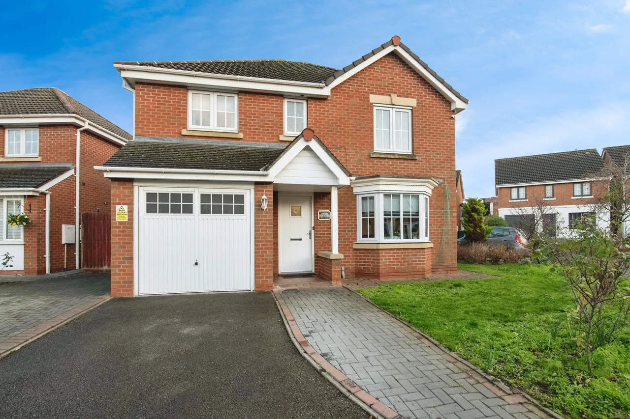4 bed house for sale — Tinsley Avenue, Cradley Heath
