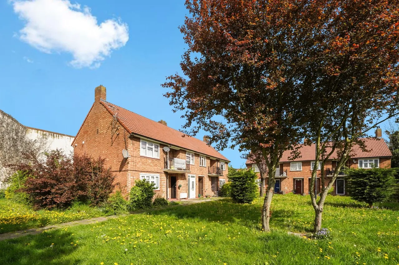 Ivy Road, London, NW2, photo 9