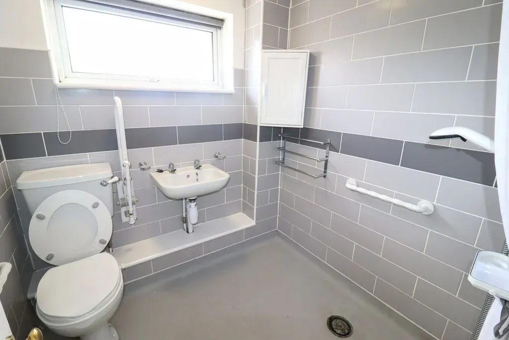 Hunter Drive, Bletchley, Milton Keynes, Buckinghamshire, MK2 3LY, photo 4