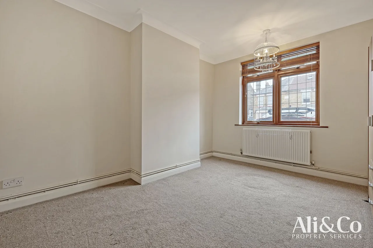 Como Street, Romford, Essex, RM7 7DT, photo 11