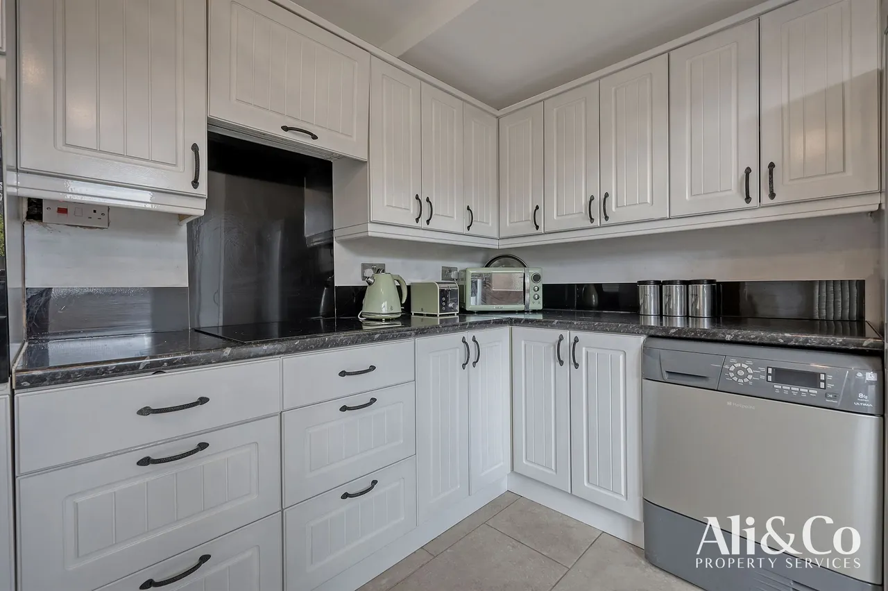 Como Street, Romford, Essex, RM7 7DT, photo 2