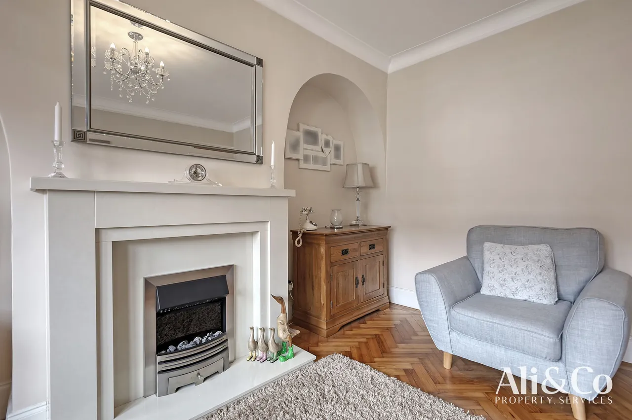 Como Street, Romford, Essex, RM7 7DT, photo 5