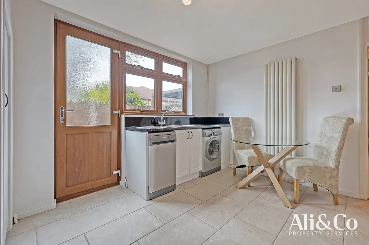 Como Street, Romford, Essex, RM7 7DT, photo 8