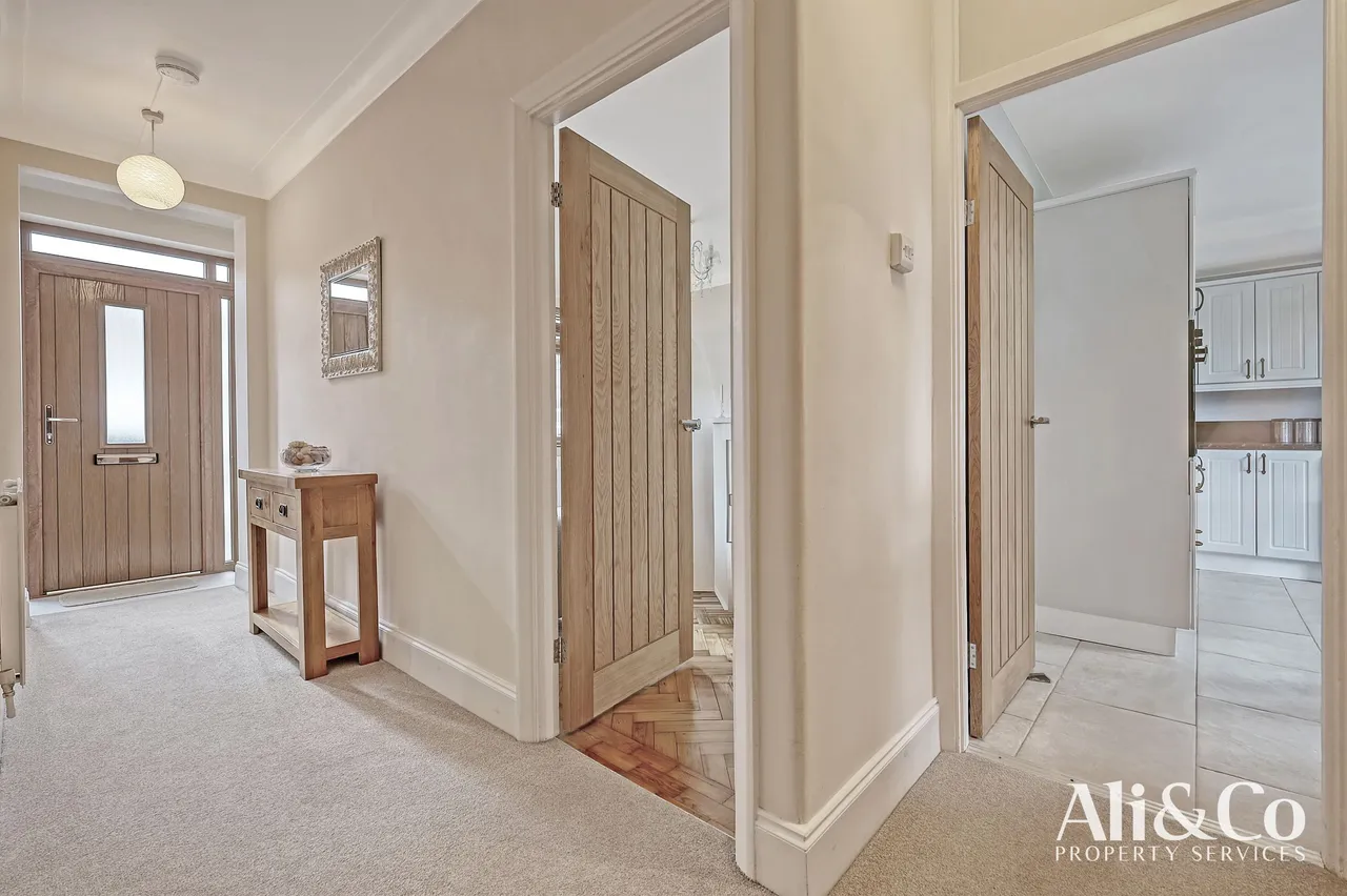 Como Street, Romford, Essex, RM7 7DT, photo 7