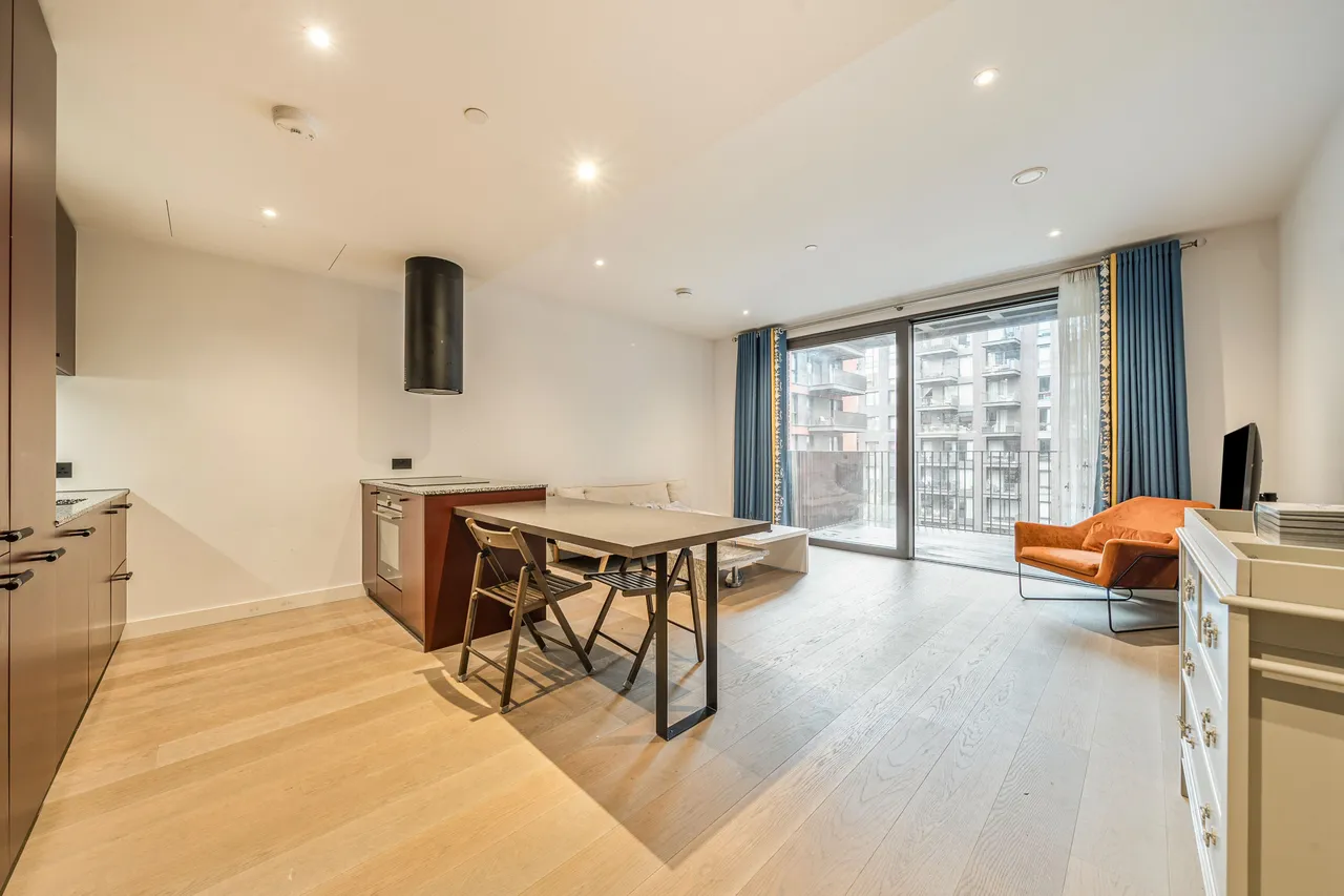 Embassy Gardens, SW11, photo 11
