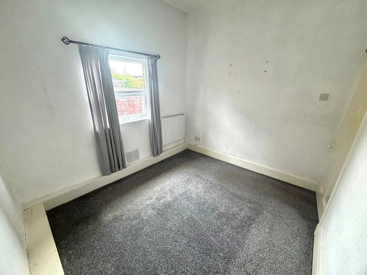 Greenbank Road, CH42, photo 5