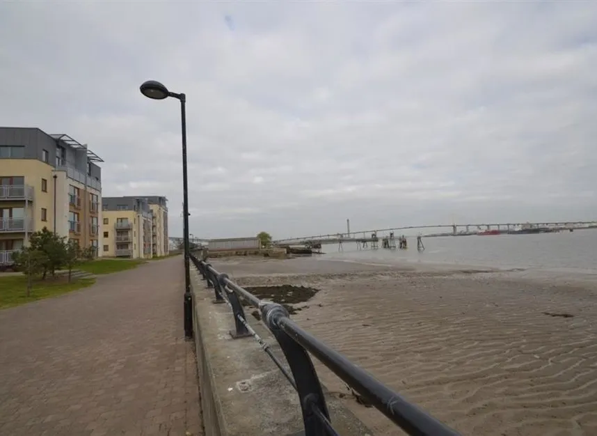 Evelyn Walk, Greenhithe, DA9, photo 8